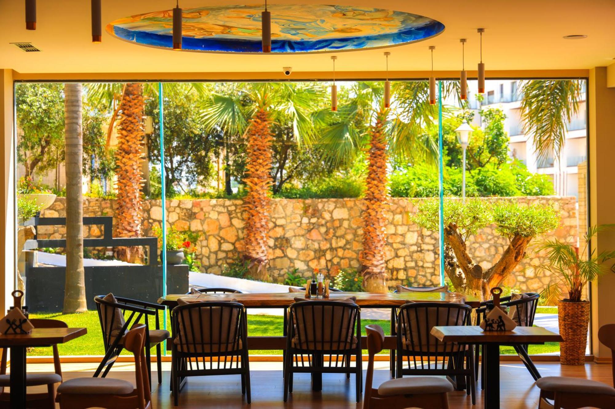 Hotel Apollon Sarande (Adults Only) Buitenkant foto